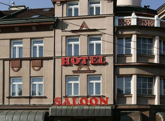 Hotel Saloon Злин Экстерьер фото